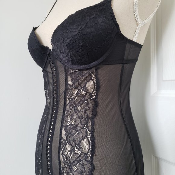 La Senza black lace bustier corset top with garters - Picture 4 of 6